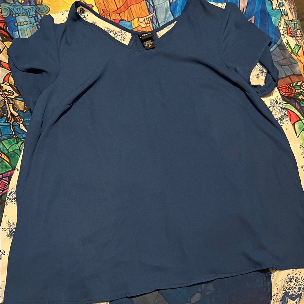 Disney at Torrid 00 Blue V-Neck Short Sleeve Women's Top